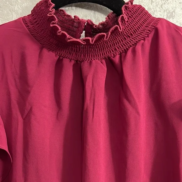 NEW! 1.State Chiffon Flutter Short Sleeve Smocked Mock Neck Blouse Plum Fairy M - Picture 2 of 8
